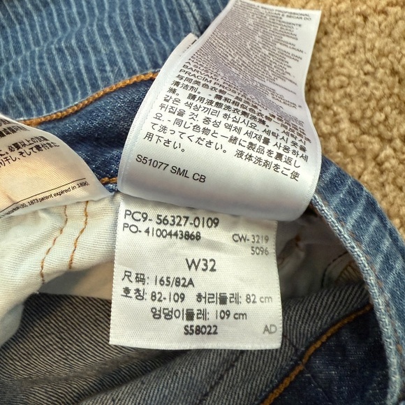 Levi's Blue Jean Shorts Distressed Cut-Offs - Picture 6 of 8